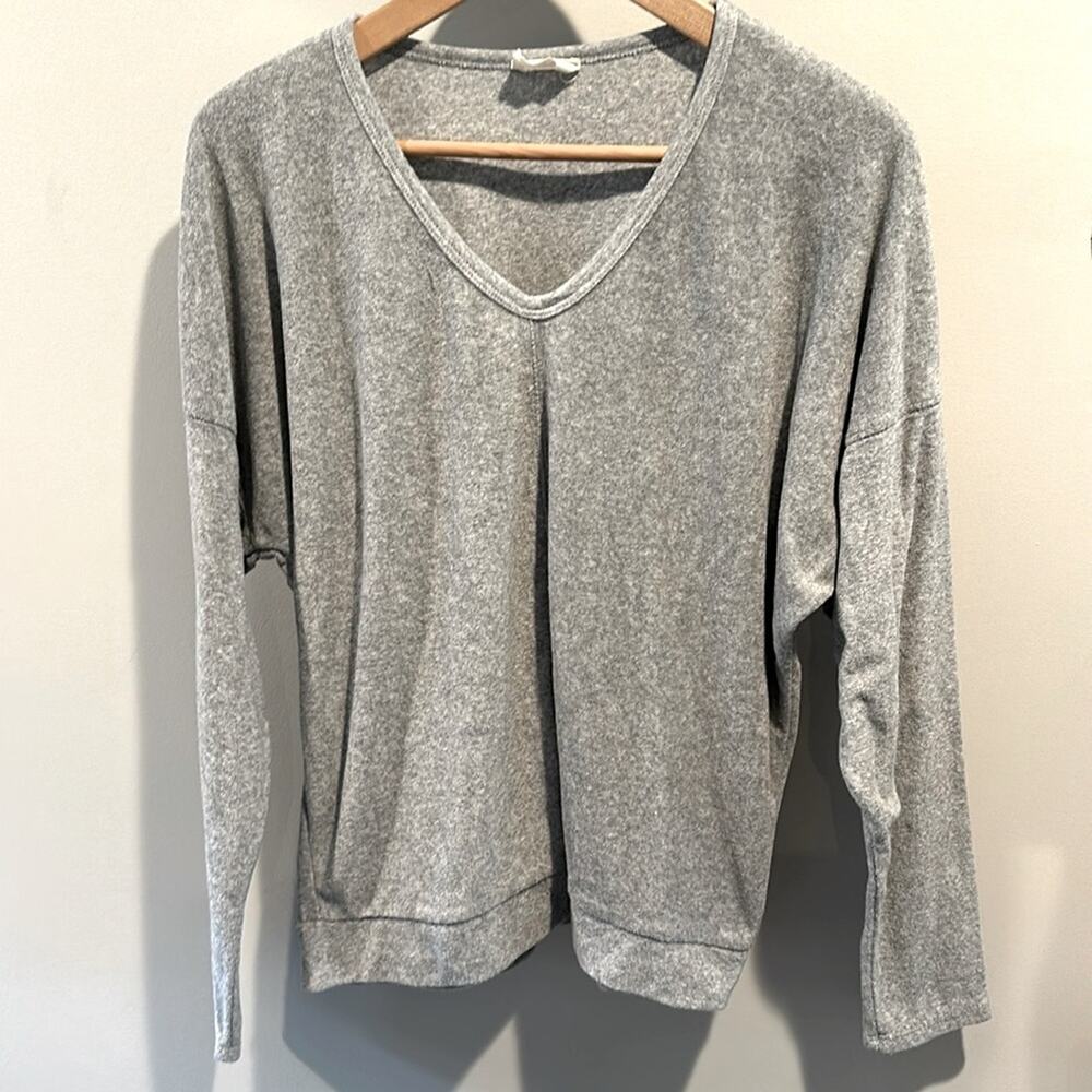 1.4.3. Story by Line Up Small‎ Gray V-Neck Pullover Sweater